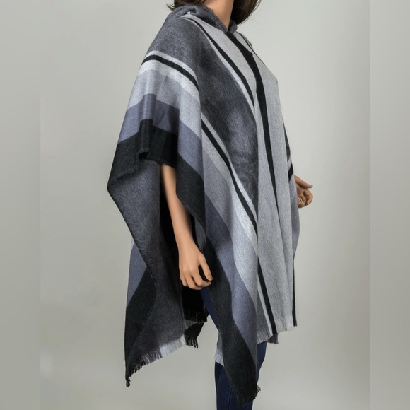 EINII Other - EINII Stylish Black and Gray Striped Poncho